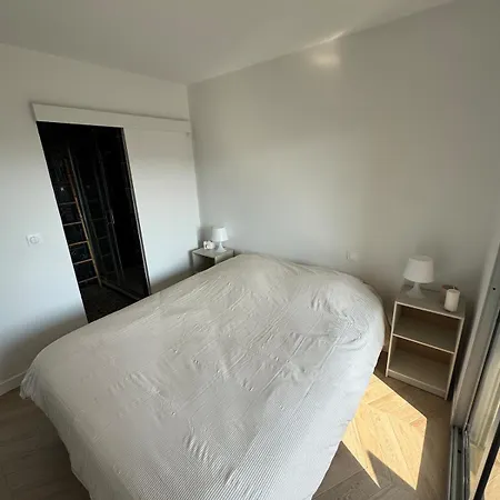 3-room In - Swimming Pool - Sea View Apartment *