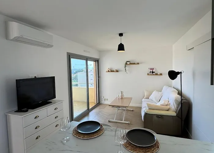 3-room In - Swimming Pool - Sea View *